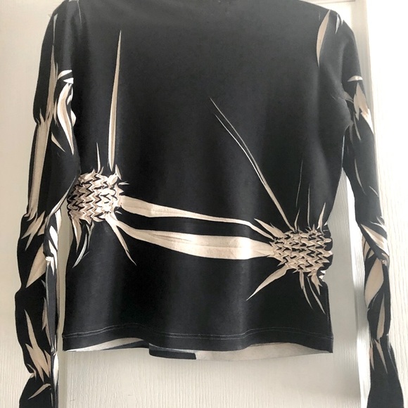 Great funky and stylish top.  amazing.  Details - Picture 6 of 10